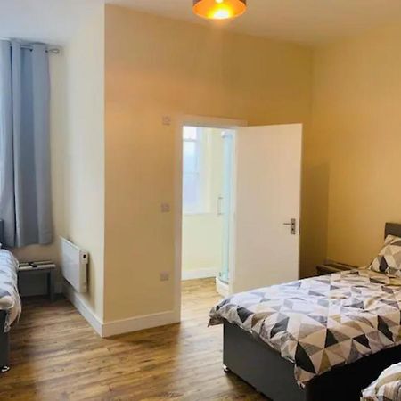 לידס 8 Fish Street, Budget City Centre Accomodation מראה חיצוני תמונה